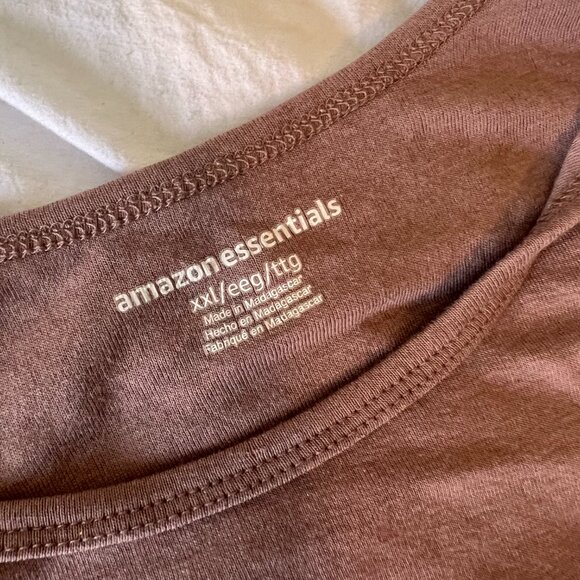 Two Amazon Basics tanks - Picture 2 of 7